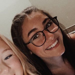 Meet your Posher, Ema